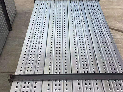 鋼跳板彎曲變形后應(yīng)如何進(jìn)行矯正和維護(hù)？