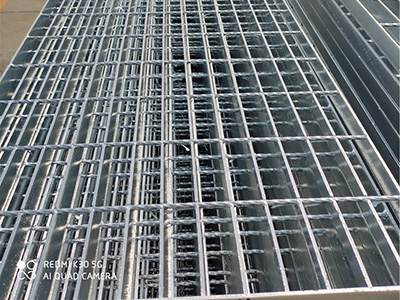 如何定期檢查和維護(hù)格柵板的連接穩(wěn)定性？